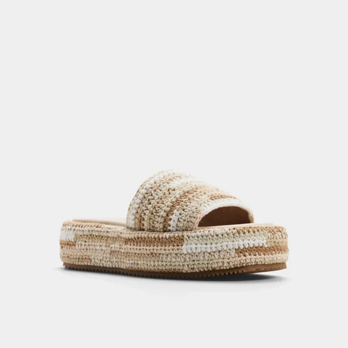 Sandalia Bohemina Slide, con plataforma Sandalia Bohemina Slide, con plataforma