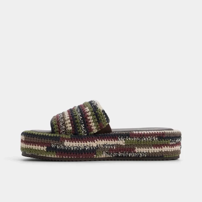 Sandalia Bohemina Slide, con plataforma Sandalia Bohemina Slide, con plataforma