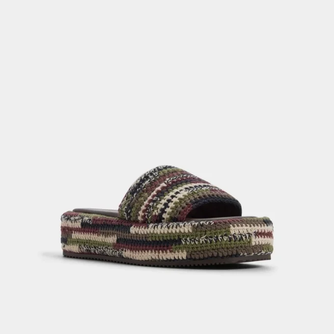 Sandalia Bohemina Slide, con plataforma Sandalia Bohemina Slide, con plataforma