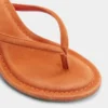 Sandalia de tiras con tacón Skipp