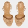 Sandalias de tacón grueso con tiras Angelknot Sandalias de tacón grueso con tiras Angelknot